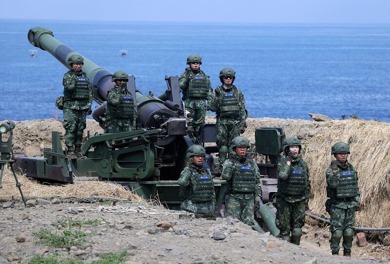 2019年5月30日,台湾炮兵大队第一队在屏东进行汉光军事演习。(美联社)