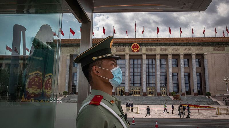 中国全国第13届政协及人大会议,将分别于本周四(4日)及周五在北京召开。北京有关当局启动安保措施,并动员数十万人值班巡逻,确保会议期间不发生重大事故。(美联社资料图片)