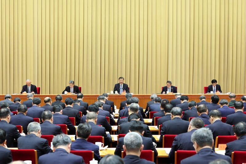 中共中央经济工作会议于2023年12月11日举行,到会的有中国国家主席习近平和其他高级官员。 (Yao Dawei/Xinhua via AP)